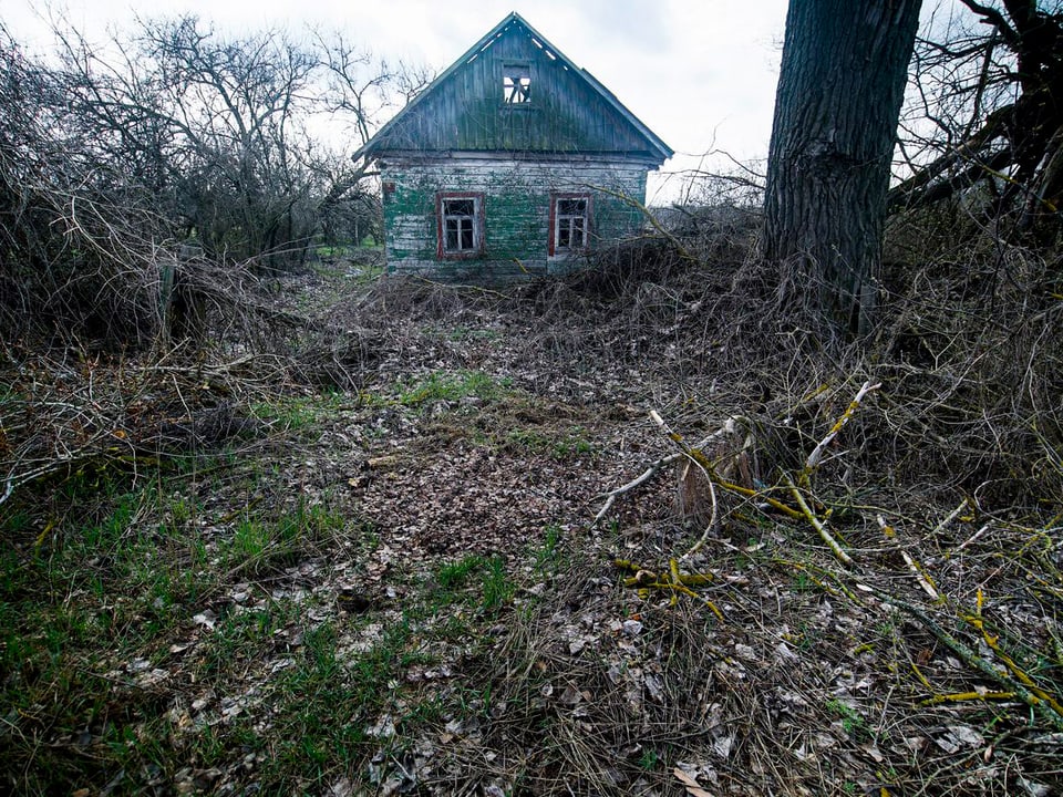 Verlassenes Haus in Karpylivka. Das Dorf lag nicht weit vom Unfallreaktor entfernt.