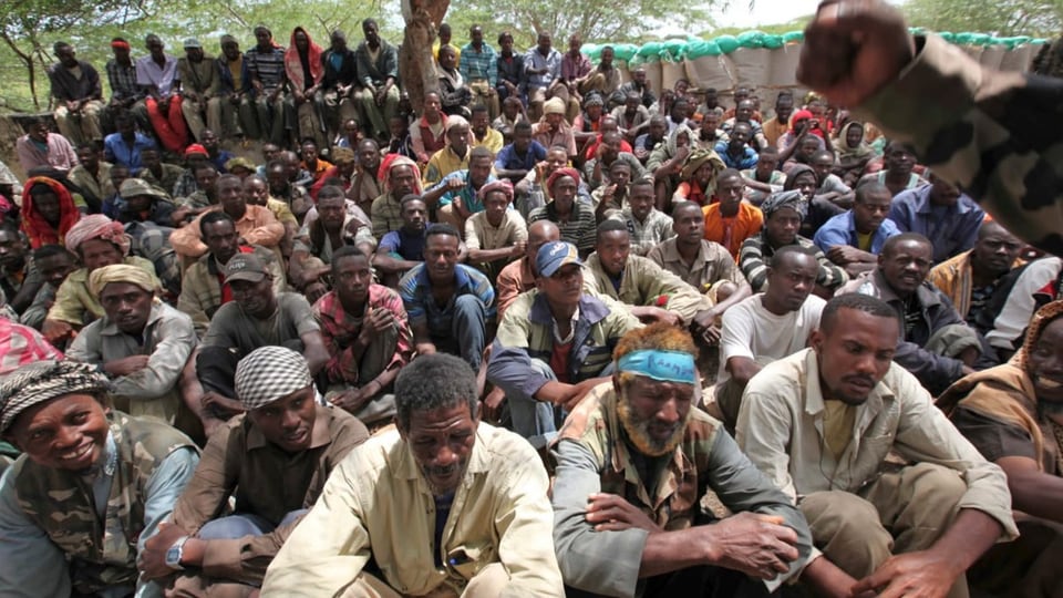 Gefangene Al-Shabab-Kämpfer in Mogadischu (Archivbild)