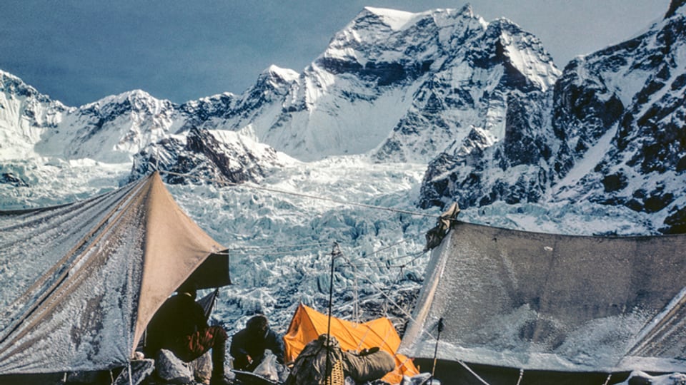 Zelte und Berge