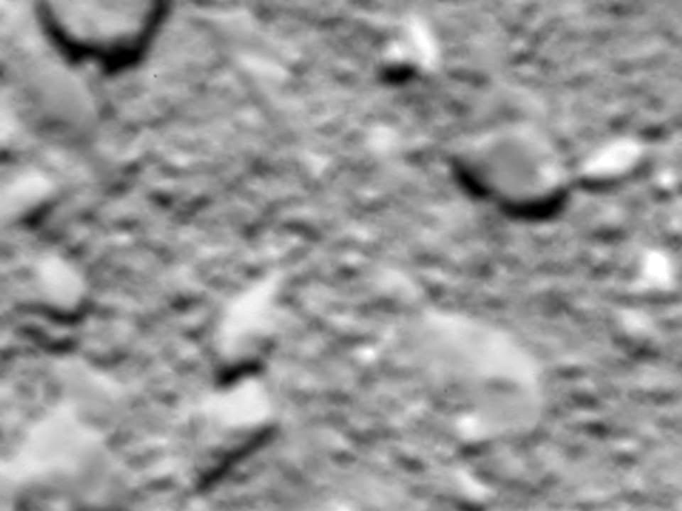 Verschwommene Oberfläche des Kometen Tschuri. 