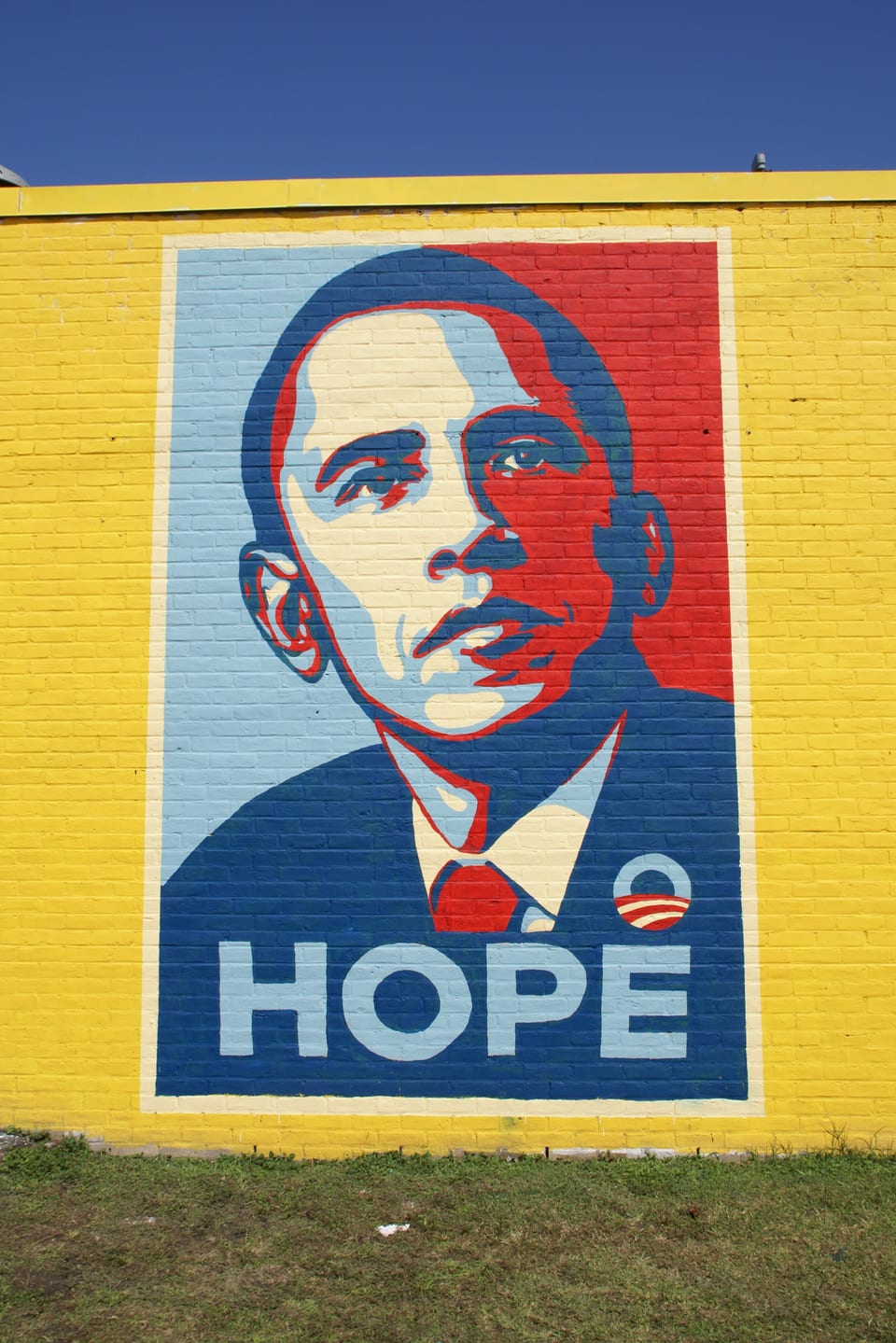 Das Porträt von Barack Obama, sehr bunt gemalt, darunter steht in Grossbuchstaben «Hope».