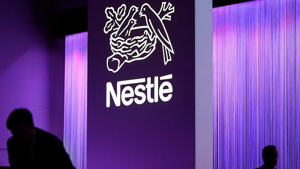 Nestlé-Logo, violettes Licht