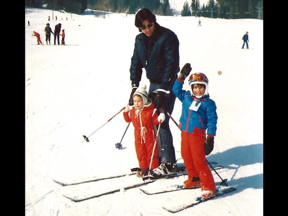 Vater, grosse Schwester und Milena Stević auf Ski