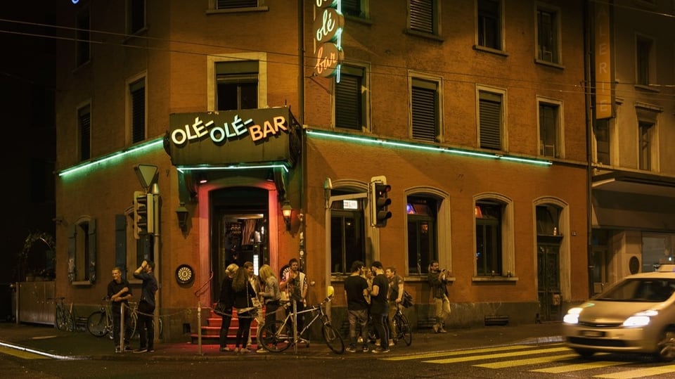 Olé Olé Bar bei Nacht