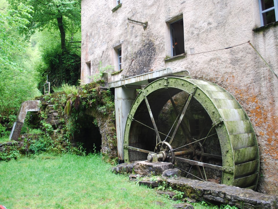 Alte, mit Wasser betriebene Mühle. 