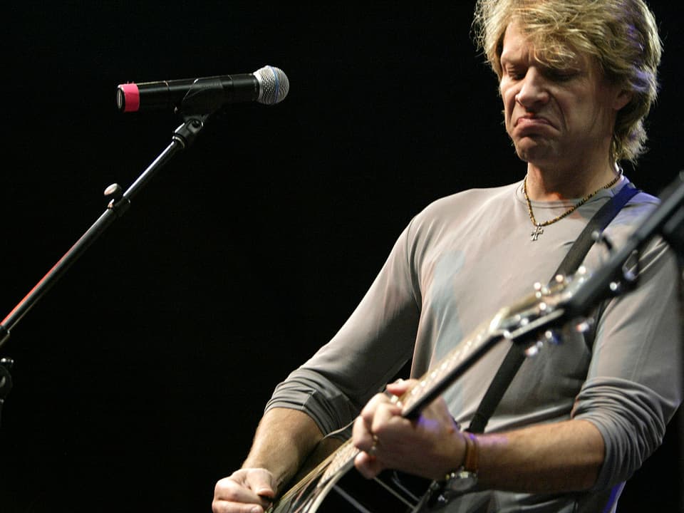 John Bon Jovi heisst eigentlich John Bongiovi. Er fand sich kreativ.