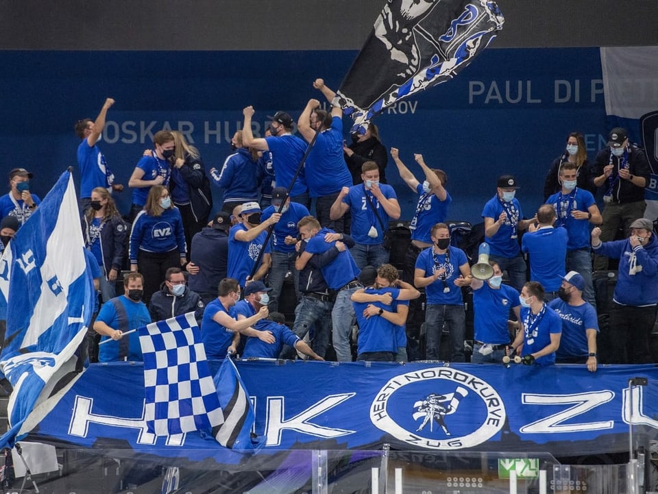 Erstmals seit 1998 wieder Meister Fans des EV Zug