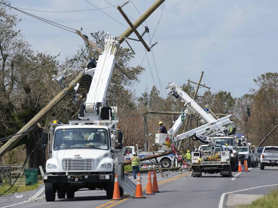In der Stadt Golden Meadow (Louisiana) muss die Stromversorgung wieder hergestellt werden.