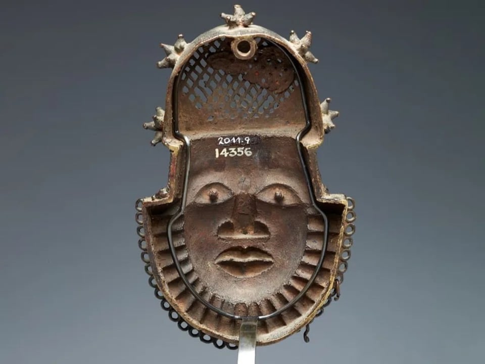 Benin-Bronze zeigt ein Gesicht eines Menschen