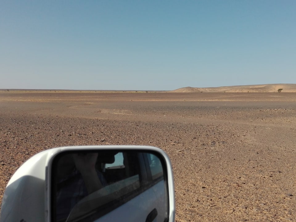 Blick auf Wüstenlandschaft in der Westsahara.