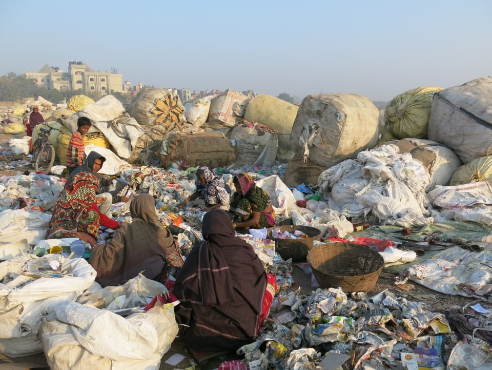 Viele Menschen in Jahangirpuri leben von der Abfalltrennung. 