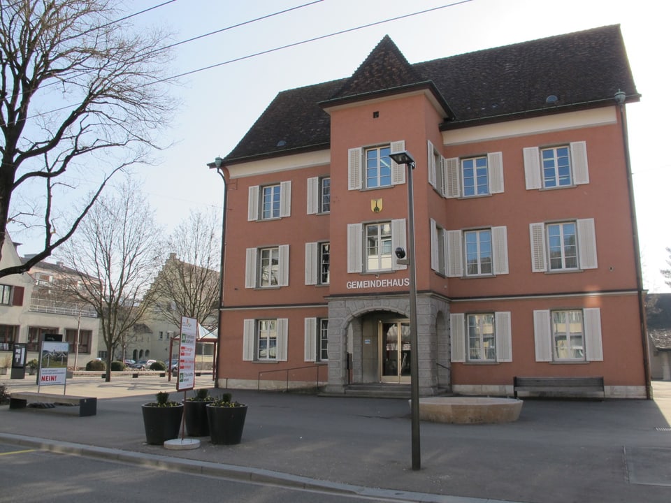 Das heutige Gemeindehaus von Neuhausen.