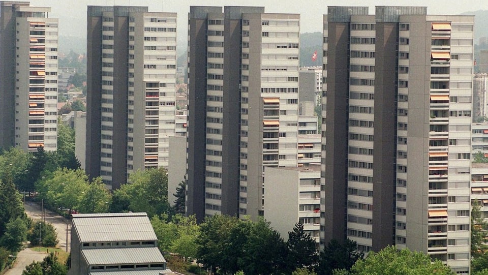 Blick auf die Hochhäuser des Berner Tscharnerguts: