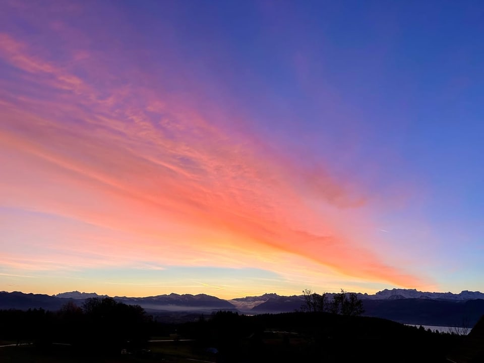 Pfannenstiel/ZH Morgenstimmung über den Glarner Alpen