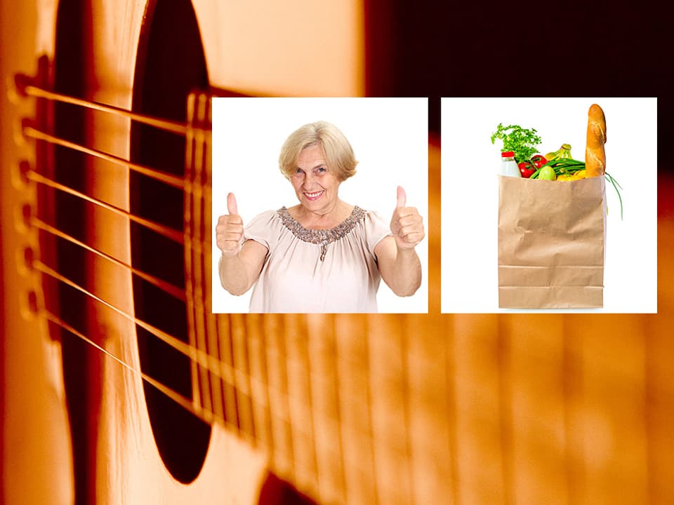 Nahaufnahme einer Gitarre im Hintergrund, im Vordergrund je ein kleines, quadratisches Bild mit einer alten Dame und und einer Einkaufstüte.