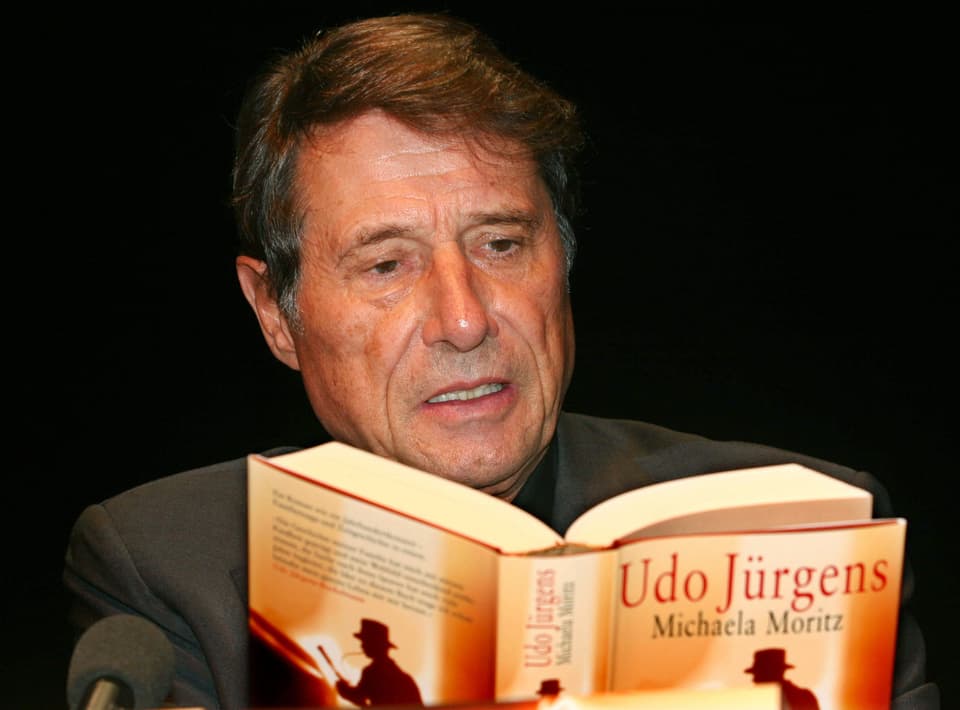 Udo Jürgens liest aus seinem Buch.