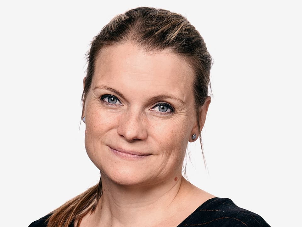 Schwarzweiss-Portrait von Sandra Witmer.