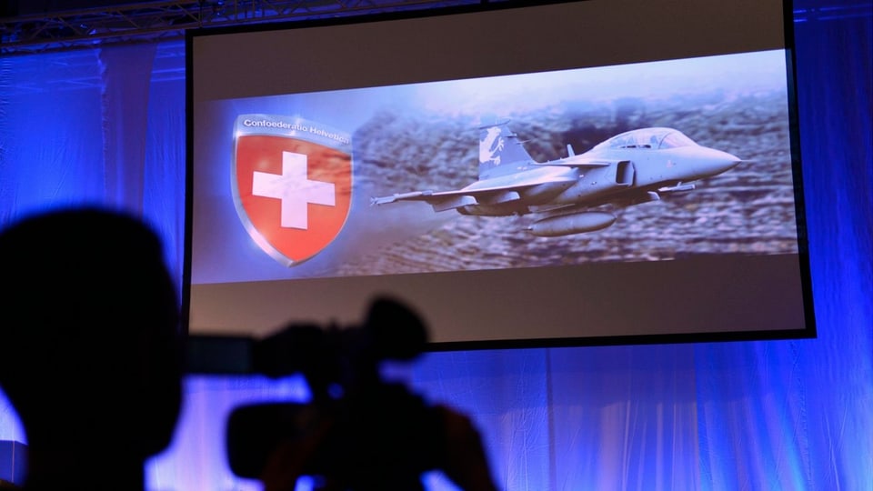 Die Schweiz macht Geschäfte mit dem korruptionsanfälligen Schweden: Der Gripen-Kampfjet soll die Armee verstärken.