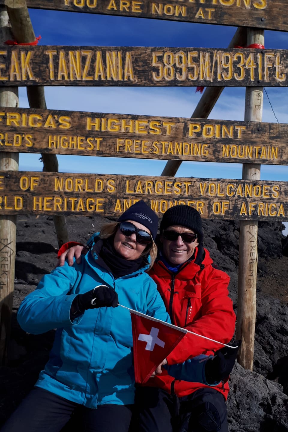 Mann und Frau vor Kilimanjaro