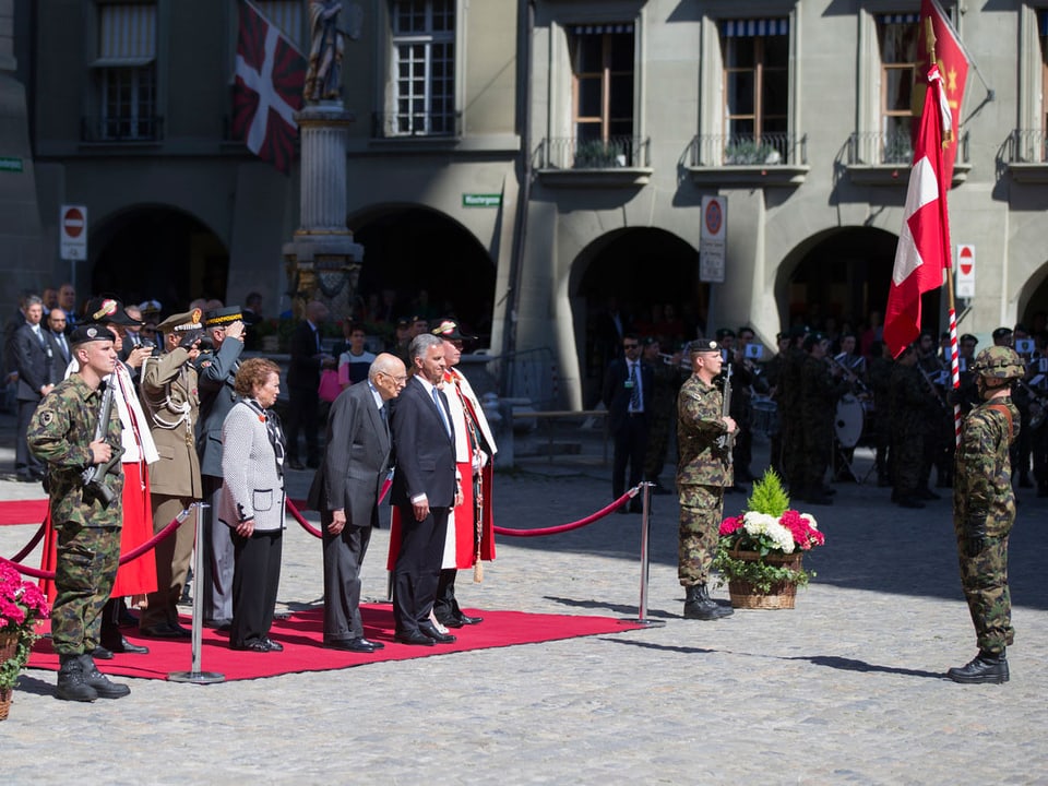 Giorgio Napolitano mit Bundespräsident Didier Burkhalter in Bern.