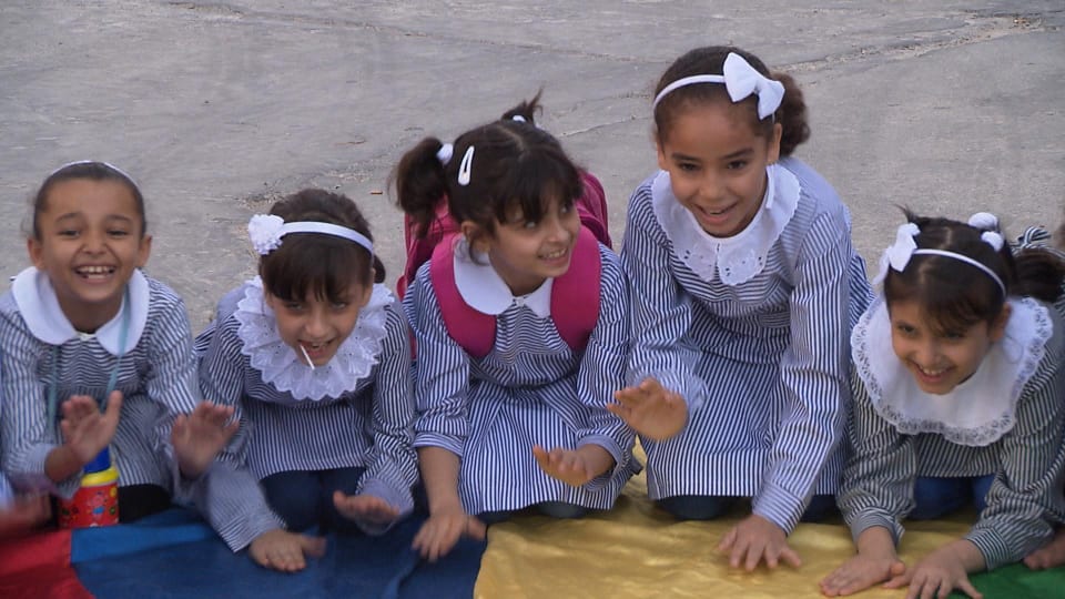 Erster Schultag in Gaza. Spiel und Gesang sollen die Schrecken des Kriegs vertreiben.