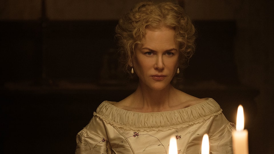 Schauspielerin Nicole Kidman bei Kerzenlicht.