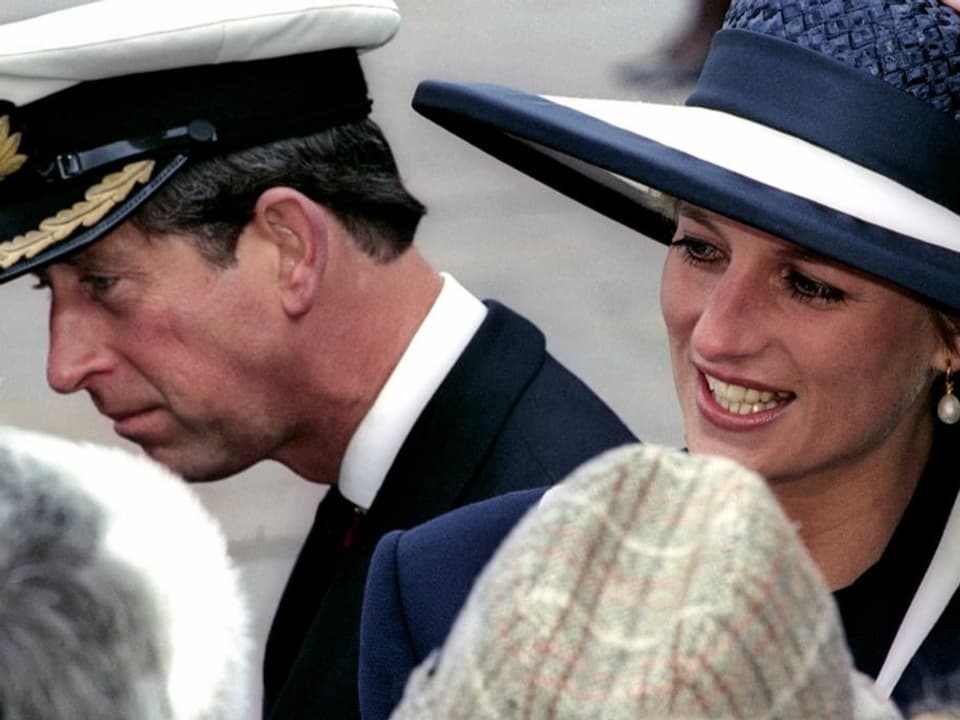 Lady Diana und Prinz Charles bei einem öffentlichen Auftritt.