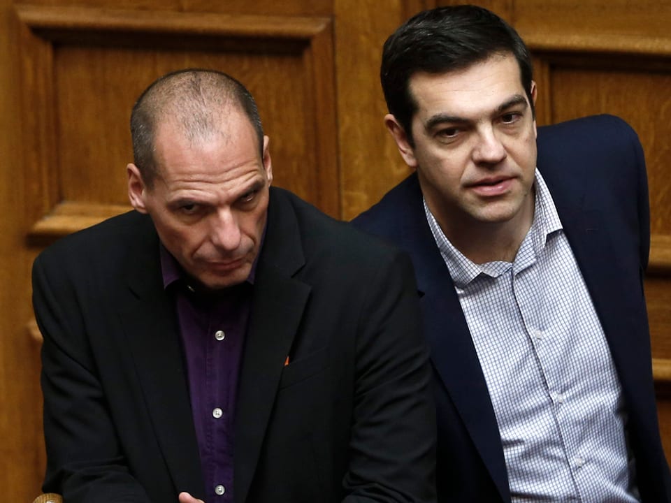 Tsipras und Varoufakis nebeneinander.