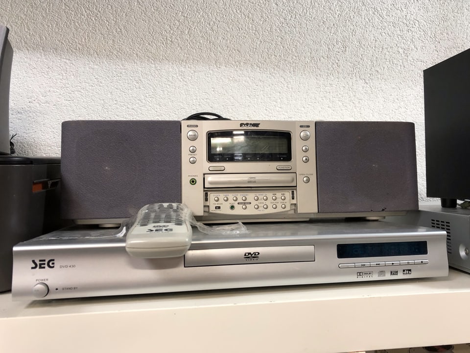 Radio und DVD Player 