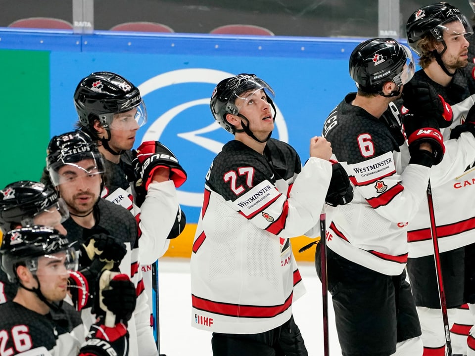 Kompletter Fehlstart Eishockey-Spieler