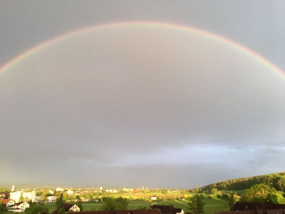 Regenbogen über Stettbach.