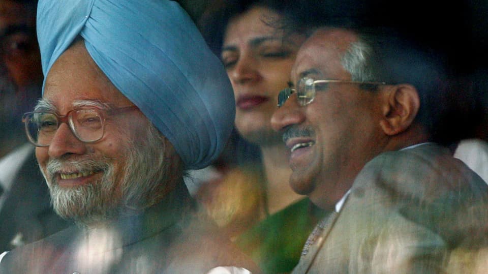 Indiens Ministerpräsident Manmohan Singh und der pakistanische Präsident Pervez Musharraf
