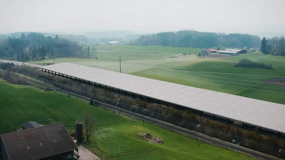Autobahn mit Solardach