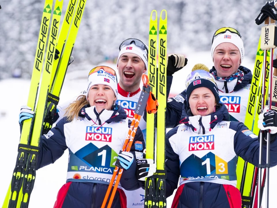 Nordische SkiWM Kombination Norwegens MixedTeam holt Gold bei der