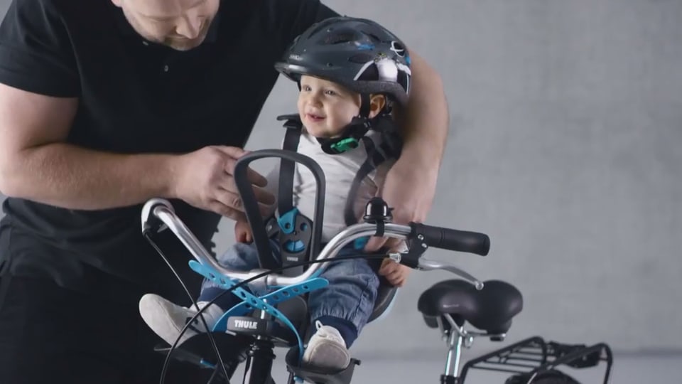 Testsieger - Velo-Kindersitze im Test: Bei zweien kann das Kind den Gurt  lösen - Kassensturz Espresso - SRF