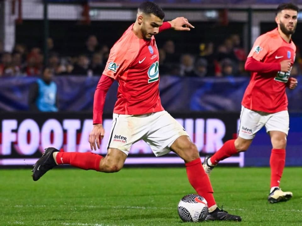 Bouzamucha attempts a shot