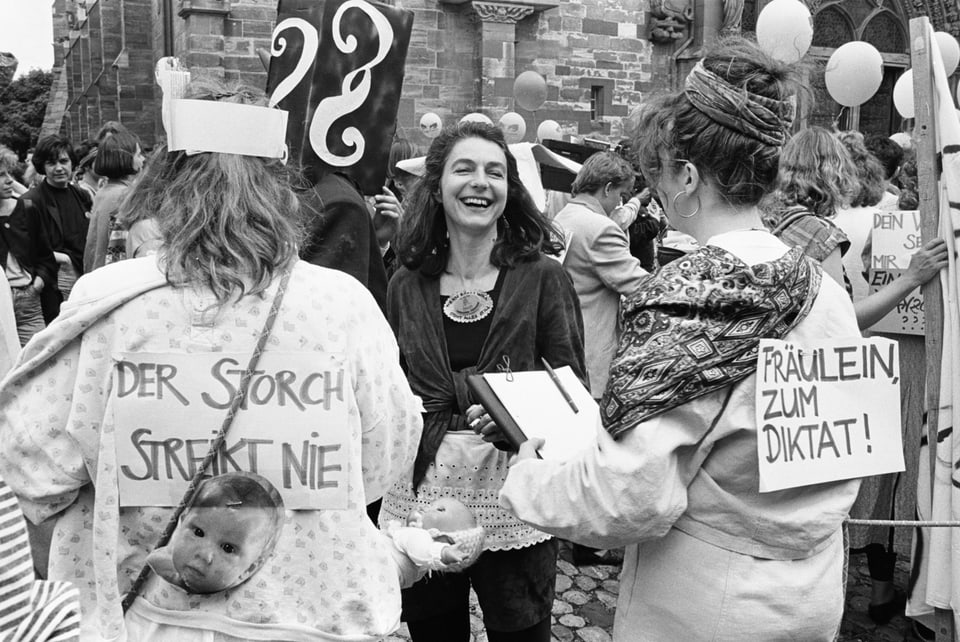 Frauen an Protesten.