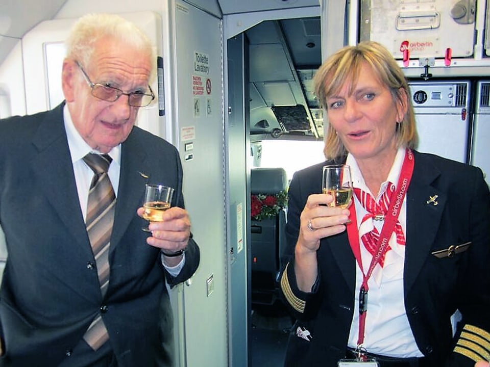 Der letzte Flug: Regula Eichenberger mit ihrem Vater im Flugzeug