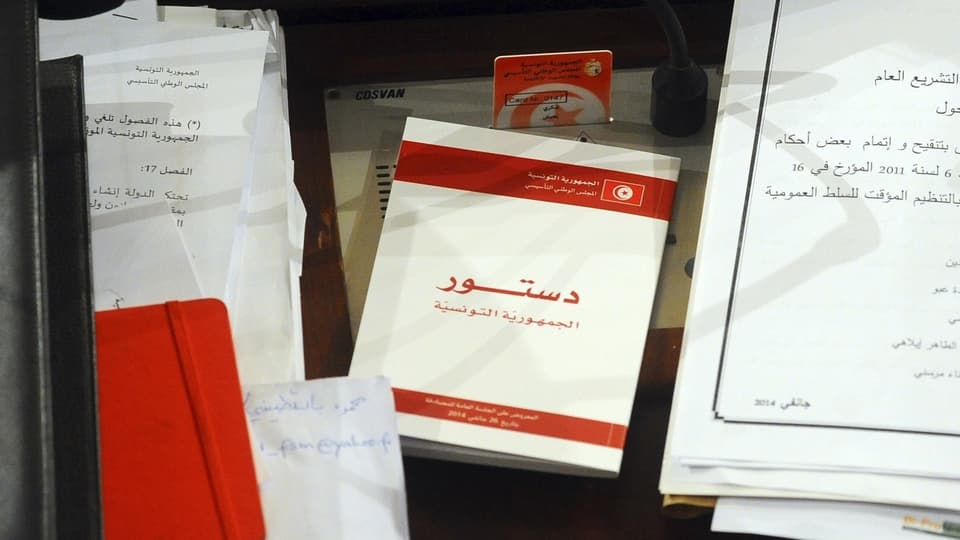 Kopie der neuen tunesischen Verfassung.