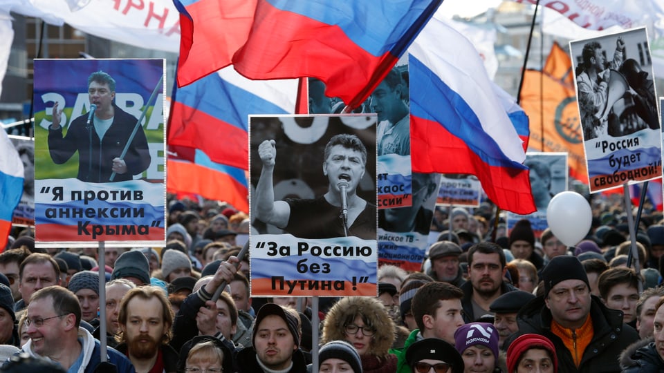Demonstranten gedenken Boris Nemzow