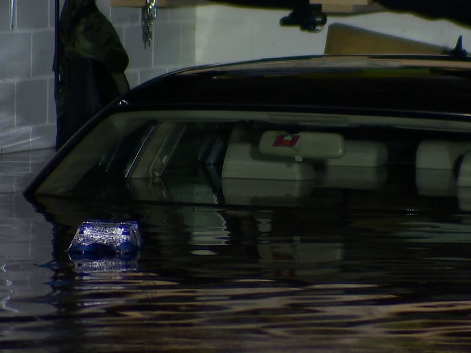 Auto unter Wasser. 