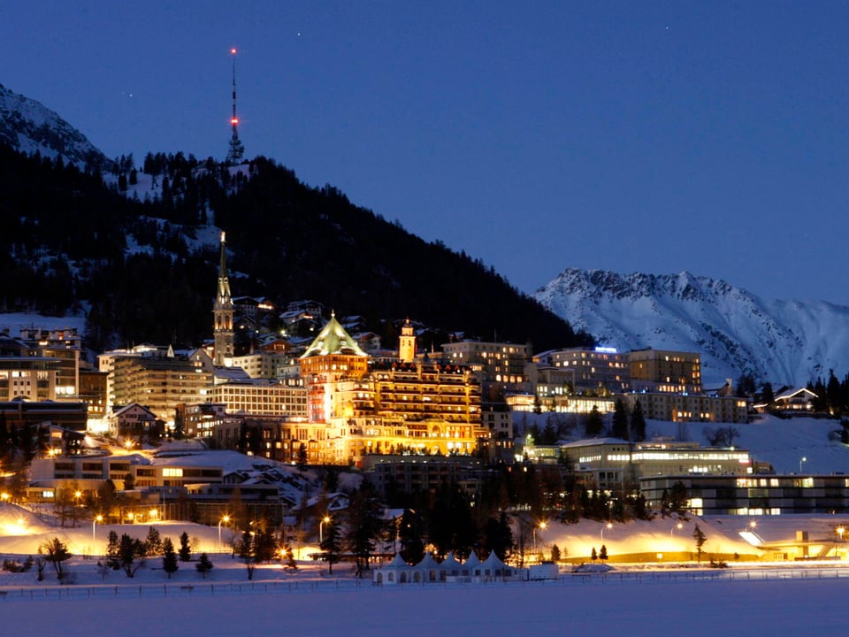 St. Moritz in der Nacht. 