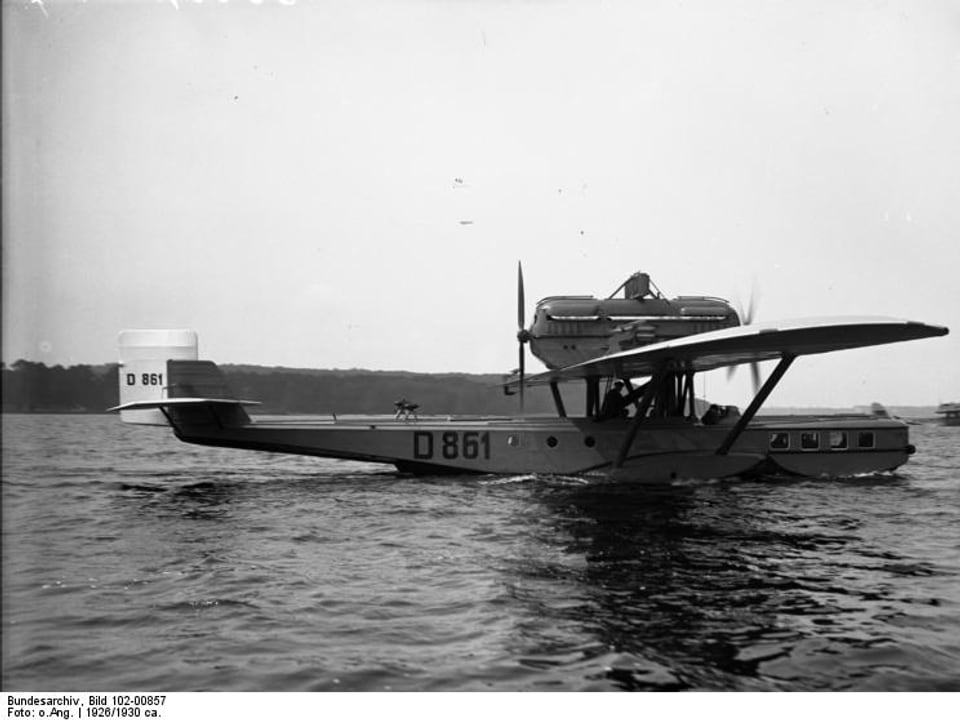 Im Bild sieht man das das Dornier-Flugboot vom Typ J «Wal» mit der Kennung D-861.