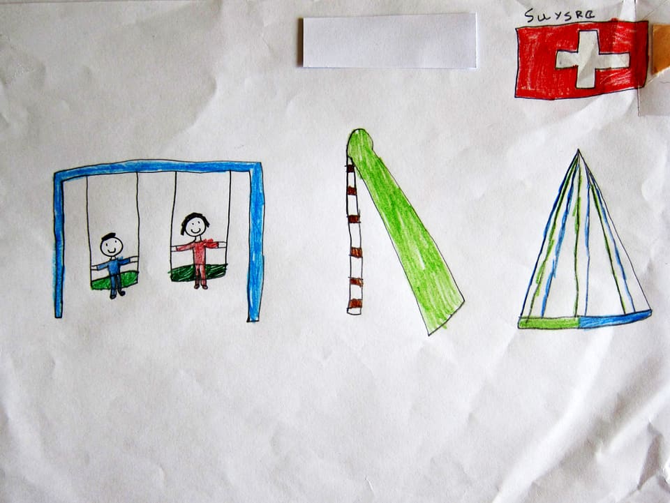 Zeichnung eines Spielplatzes mit Schaukeln und zwei Kindern