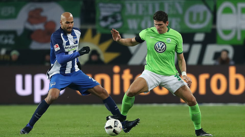 John Anthony Brooks wechselt zu Wolfsburg, wo er auf Mario Gomez trifft. 