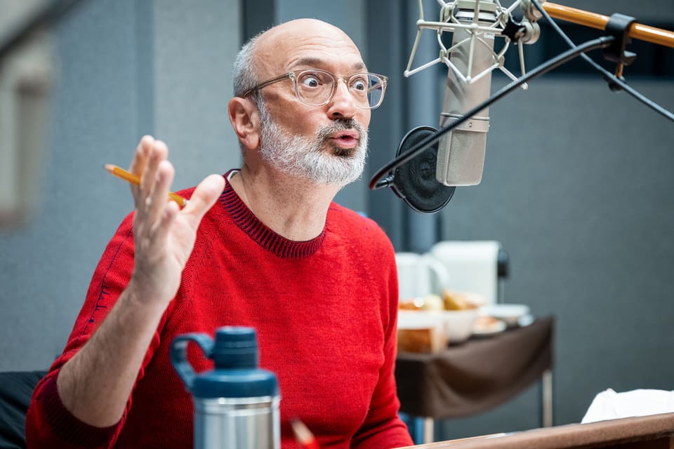 Hans Ruchti als Fredu im Hörspielstudio