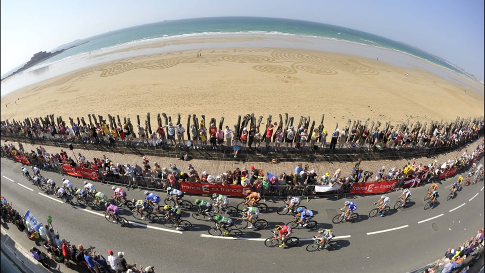 Die Tour de France in der Normandie - wie hier 2013 bei der Ankunft in Saint-Malo.
