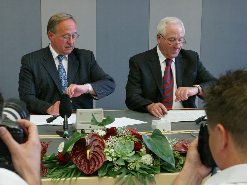 Achille Casanova zusammen mit dem damaligen Bundespräsidenten Samuel Schmid im Juni 2005