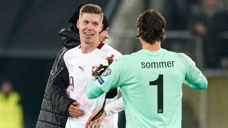 Auflosung Nati Rating Siegtorschutze Itten Und Keeper Sommer Schwingen Obenaus Sport Srf