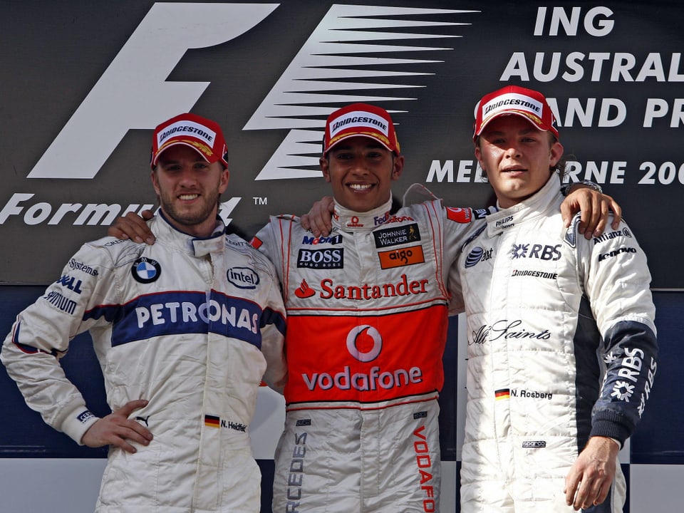 Nico Rosberg (r.) neben Nick Heidfeld und Sieger Lewis Hamilton beim GP Australien 2008.  